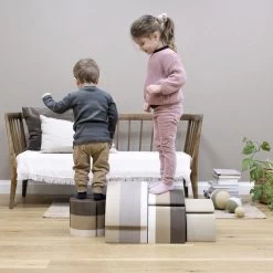 BObles Elephant M 20 -Baby Bonus 01 101 020 788 elephant m sand grey play 1