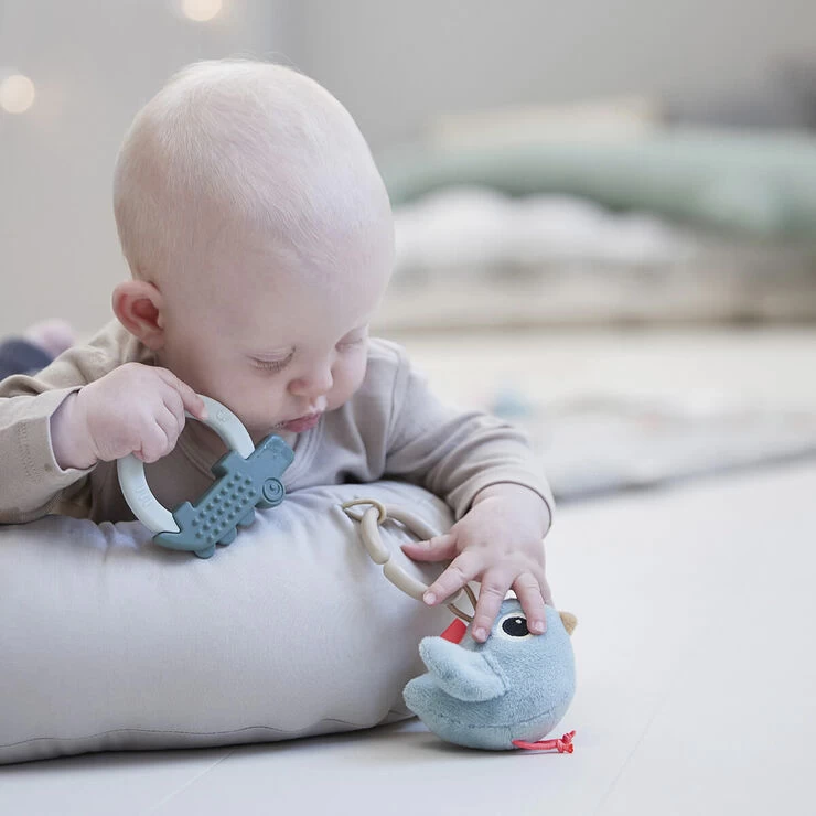 Done By Deer Cozy Lounger M/aktivitetsbue Raffi Sand 12 Done By Deer Cozy Lounger M/aktivitetsbue Raffi Sand - Billede 10