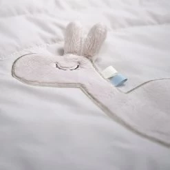 Done By Deer Sanselegetæppe Deer Friends Sand -Baby Bonus 5712643036302 4