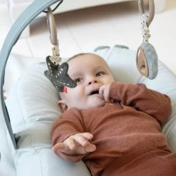 Done By Deer Aktivitetsophæng 2 Stk. Wally Pudder -Baby Bonus 5712643043119 6