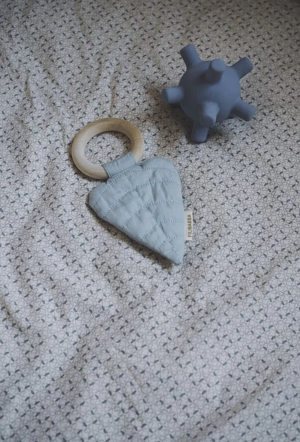 Filibabba Baby Sense Ball - Powder Blue 4 Filibabba Baby Sense Ball - Powder Blue - Billede 2