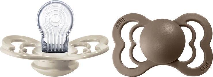 BIBS Supreme 2 PACK Silicone Vanilla/Dark Oak 3 BIBS Supreme 2 PACK Silicone Vanilla/Dark Oak